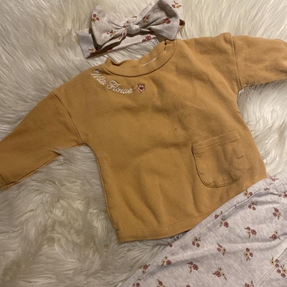 3/25 RABBIT+ BEAR by Emily and Oliver 3 piece set Wildflower shirt Pant Headband - Picture 2 of 7